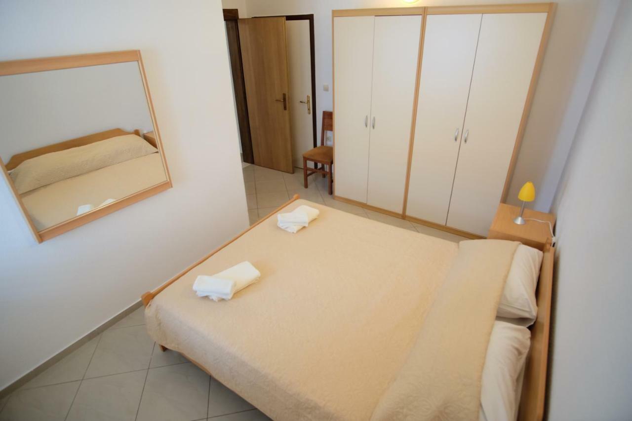 Apartmani Svemir Drage Exteriör bild