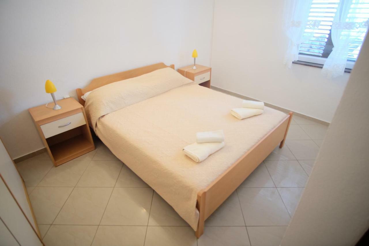Apartmani Svemir Drage Exteriör bild