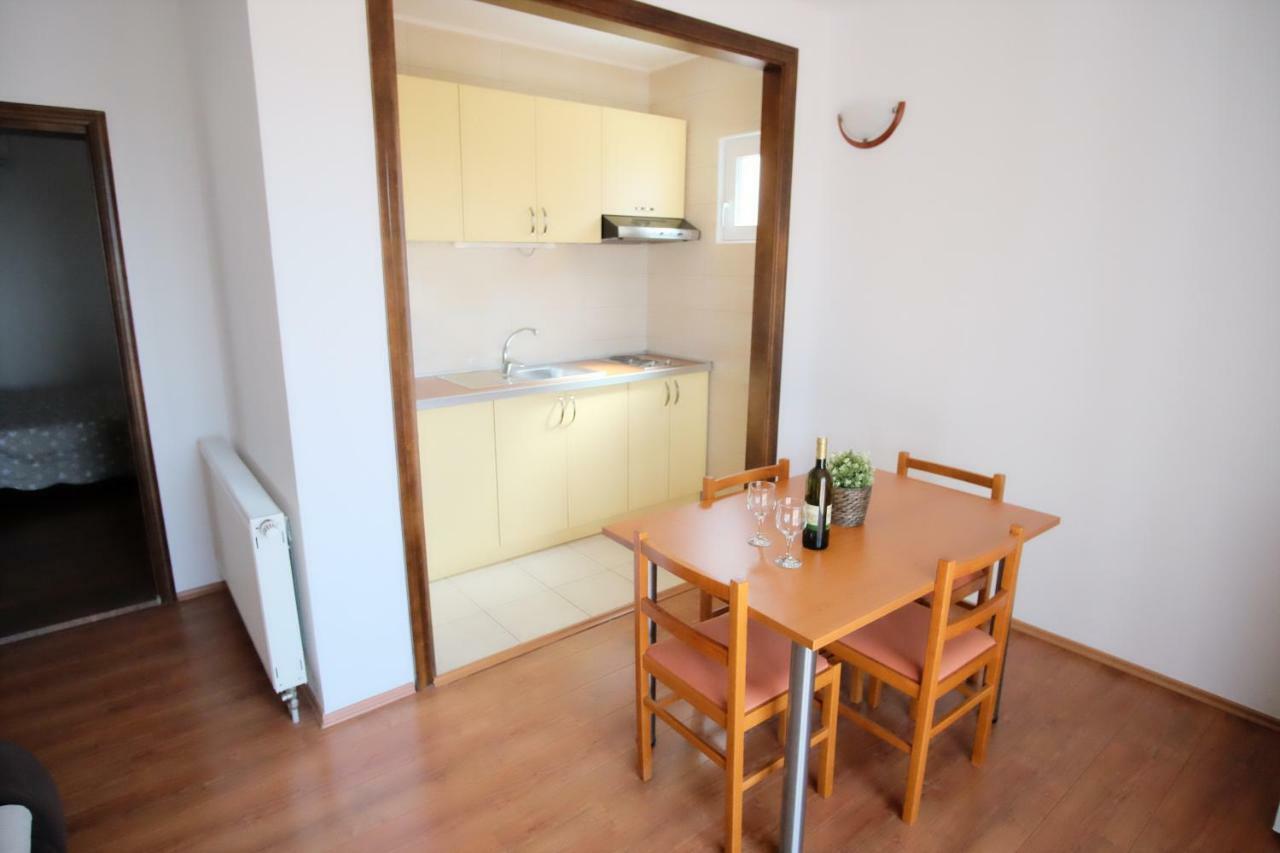 Apartmani Svemir Drage Exteriör bild