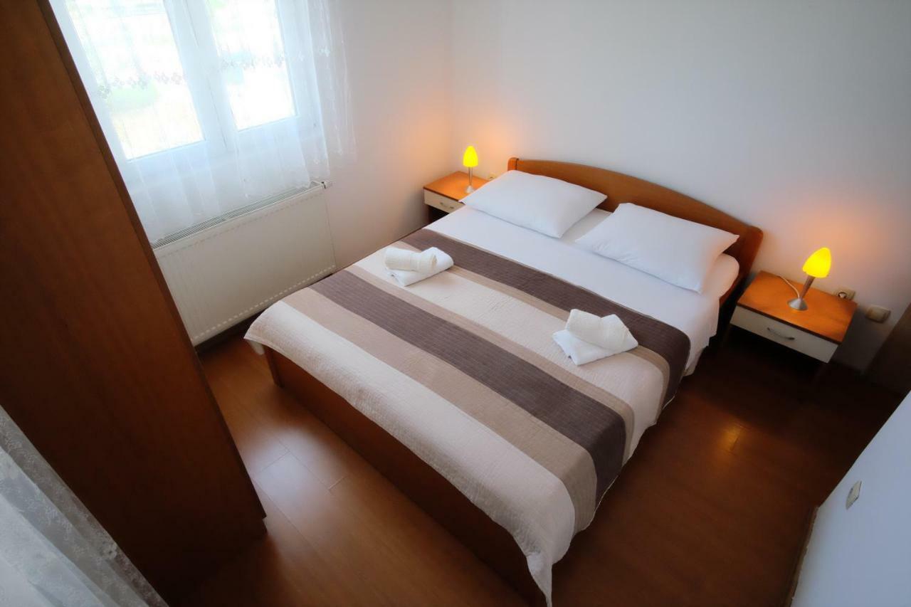 Apartmani Svemir Drage Exteriör bild