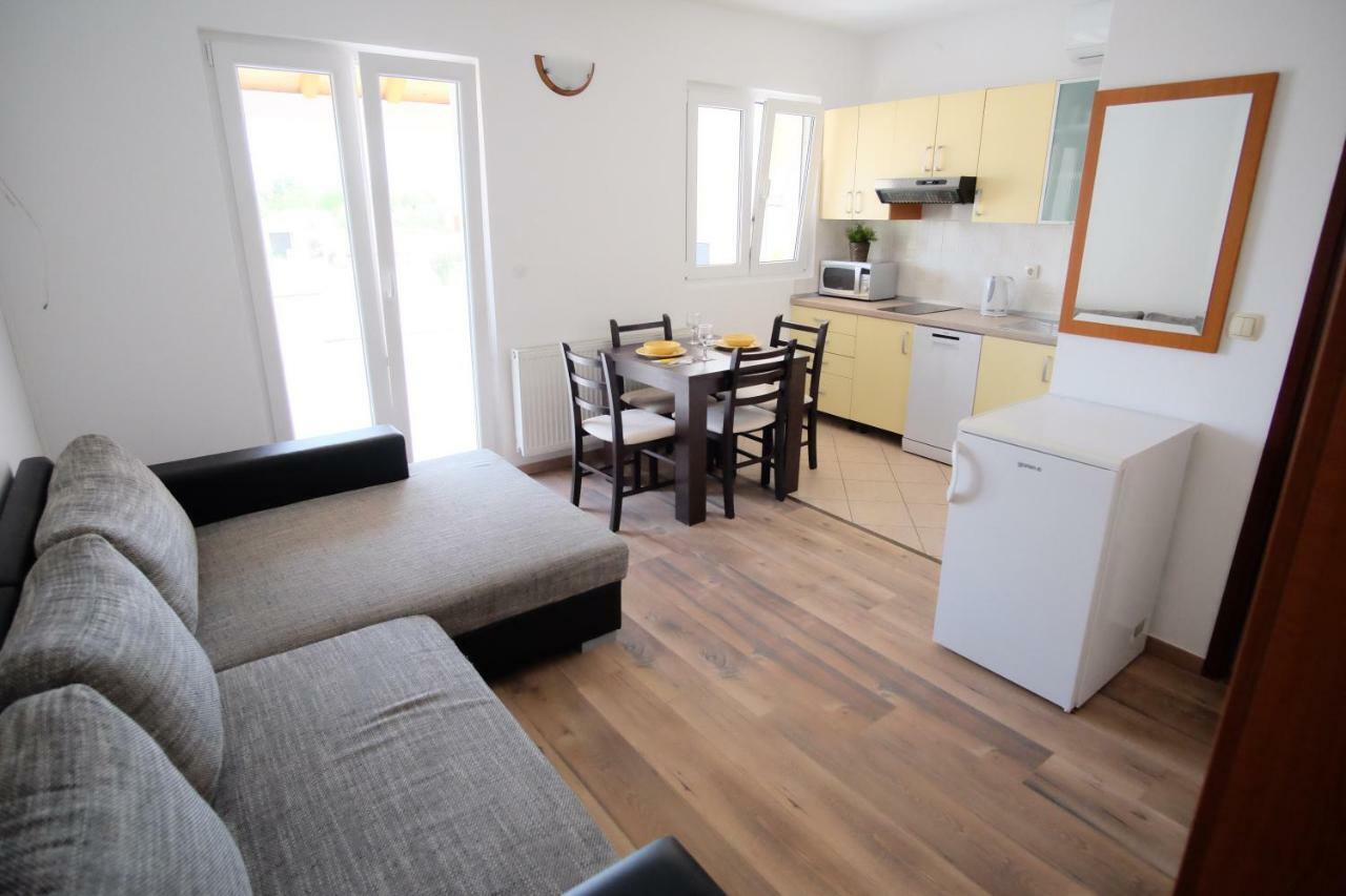 Apartmani Svemir Drage Exteriör bild