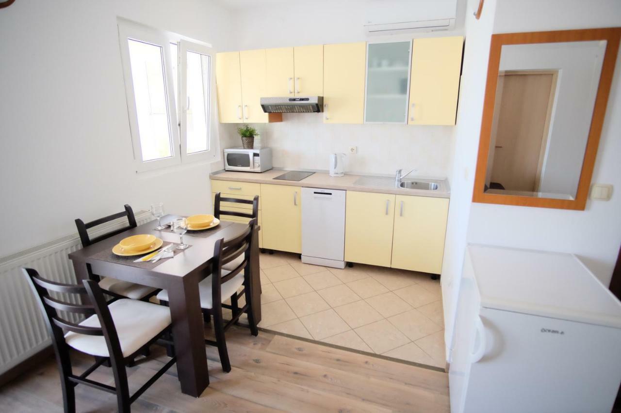 Apartmani Svemir Drage Exteriör bild